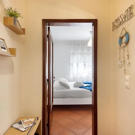 Manny's Place - By The Sea アパート