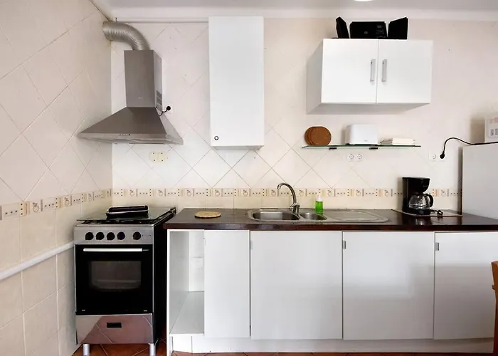 Manny's Place - By The Sea דירה *